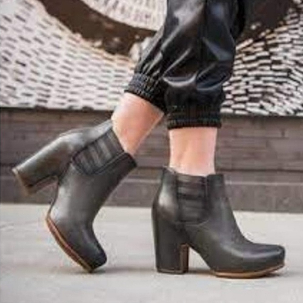 Kork-Ease Shirome Chelsea Style Bootie Black/Grey Leather Size 8